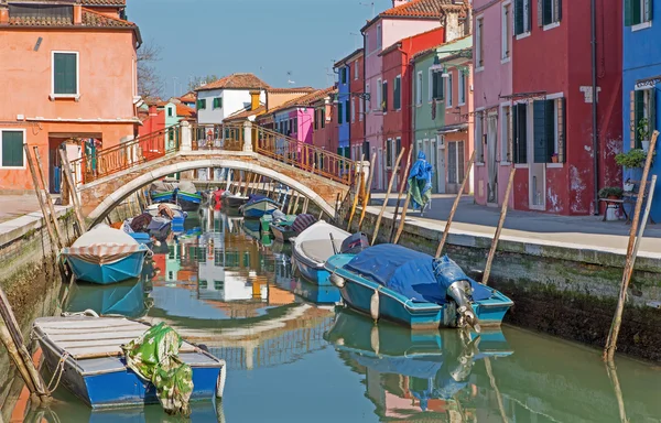 Venise - Maisons sur le canal de l'île de Burano — Photo