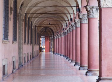 Bologna - dan karakteristik portikolar via santo stefano (st. stephen) sokak