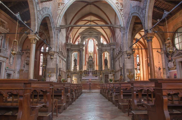 VENICE, ITALY - 13 марта 2014 года: Неве церкви Кьеза-ди-Сан-Стефано - Святой Стефан . — стоковое фото