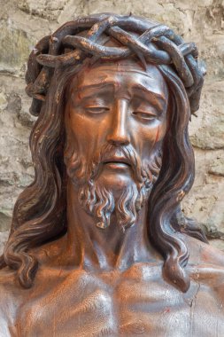 Brugge, Belçika - 13 Haziran 2014: bond Basilica kalın Kutsal İsa heykeli.