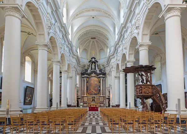 BRUGGE, BELGIUM - JUNE 12, 2014: Saint Walburga church. — Stock Photo, Image