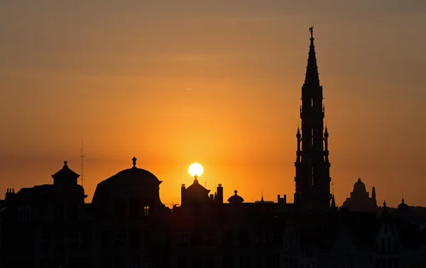 Bruxelles - Silhouette dal Monts des Arts in serata . — Foto Stock