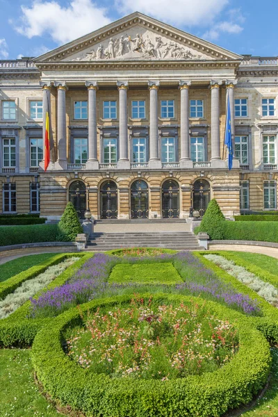 Brüssel, Belgien - 15. Juni 2014: das Parlamentsgebäude. — Stockfoto