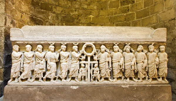 PALERMO - APRIL 8: Relief from one of the medieval tombs under cathedral on April 8, 2013 in Palermo, Italy. — Stock Photo, Image