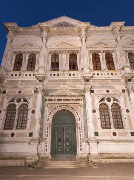 Venedik - scuola grande di san rocco dusk.