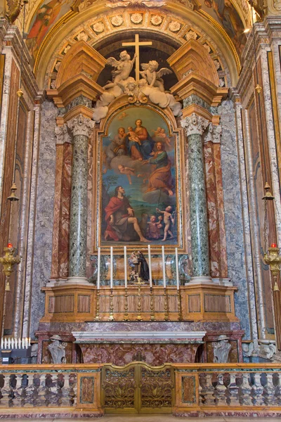 BOLOGNA, ITALIA - 15 MARZO 2014: Cappella laterale del Dom - Chiesa barocca di San Pietro con la pittura della Madonna di M. Franceschini (1648 - 1739 ) — Foto Stock