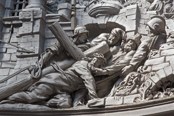 MECHELEN - SEPTEMBER 4: Relief of Jeus under cross from cupola in Onze-Lieve-Vrouw-va n-Hanswijkbasiliek church on September 4, 2013 in Mechelen, Belgium. — Stock Photo, Image