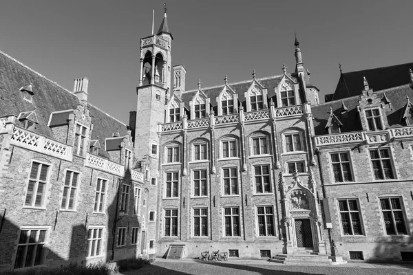 BRUGES, BELGIUM - JUNE 13,  2014: The Gruuthusemuseum in evening light. — Stock Photo, Image