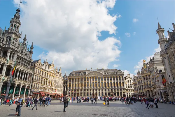 Brusel, Belgie - 15 června 2014: hlavní náměstí grote markt — Stock fotografie