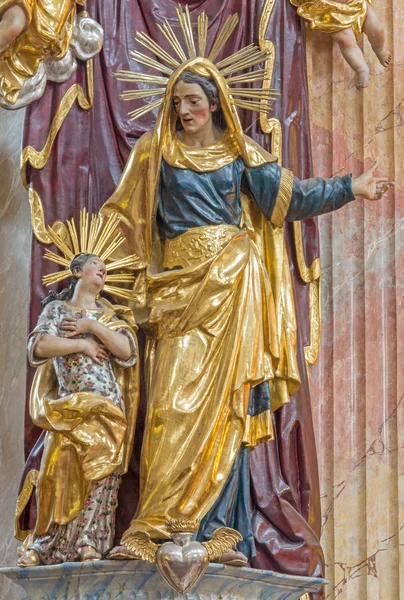 VIENNA, AUSTRIA - FEBRUARY 17, 2014: Polychrome baroque statue of st. Ann in st. Annes church. — Stock Photo, Image