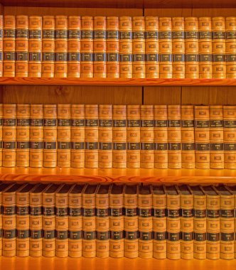 Anton, Slovakya - 26 Şubat 2014 Aziz: Fransa ansiklopedi revue des deux mondes Kütüphane Sarayı saint anton formunda 19. yüzde.