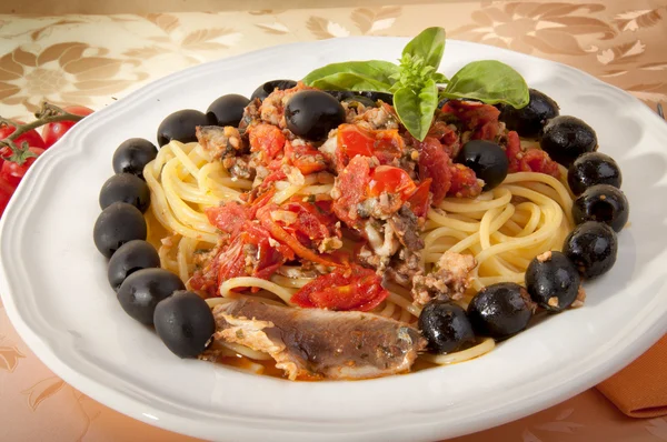 Pasta with fresh sardines and fennel — Stock Photo, Image