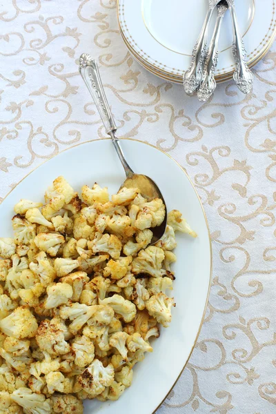 Roasted cumin and saffron cauliflower — Stock Photo, Image