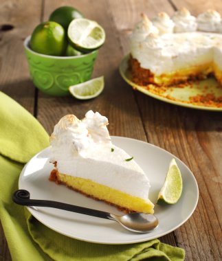 dilim limonlu turta ile taze limes