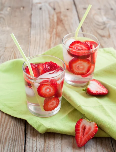 Iced Drink With Strawberry on Wood Background — Stock Photo, Image