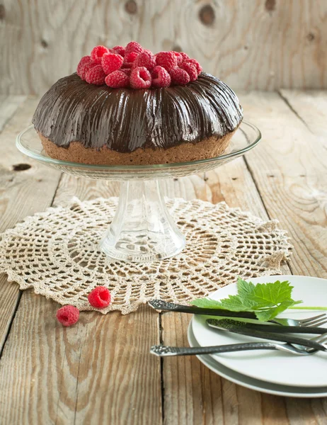 巧克力蛋糕与覆盆子 — 图库照片