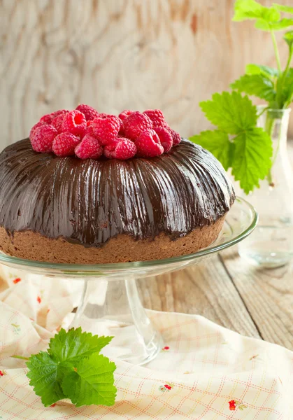 Csokoládé torta málna. Szelektív összpontosít — Stock Fotó