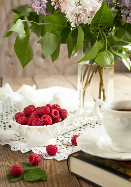 Still life with raspberries. — Stock Photo, Image