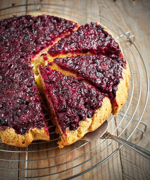 Blackcurrant Upside Down Cake — Stock Photo, Image