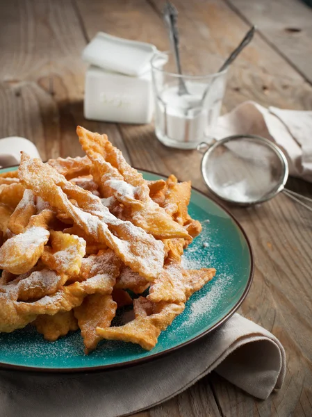 Pâtisserie frite sur table en bois. Concentration sélective — Photo