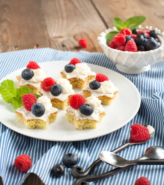 Fresh pastry with berries — Stock Photo, Image