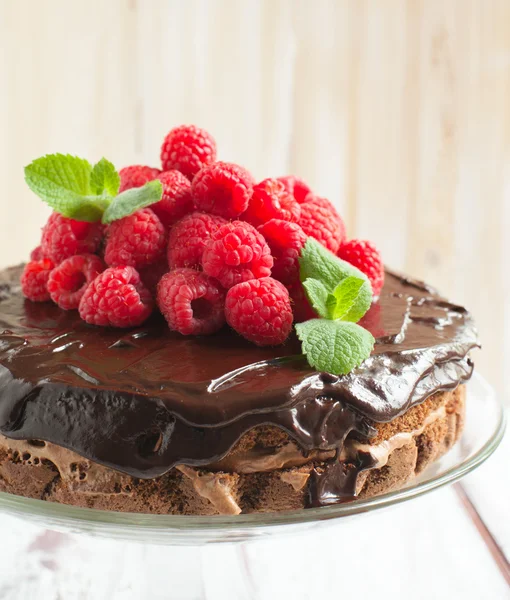Chocolate cake met frambozen — Stockfoto