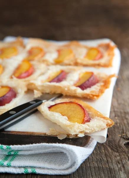 Phyllo Tart with Sugared Peash — стоковое фото