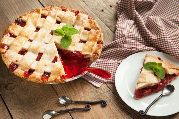 Torta de morango e ruibarbo — Fotografia de Stock