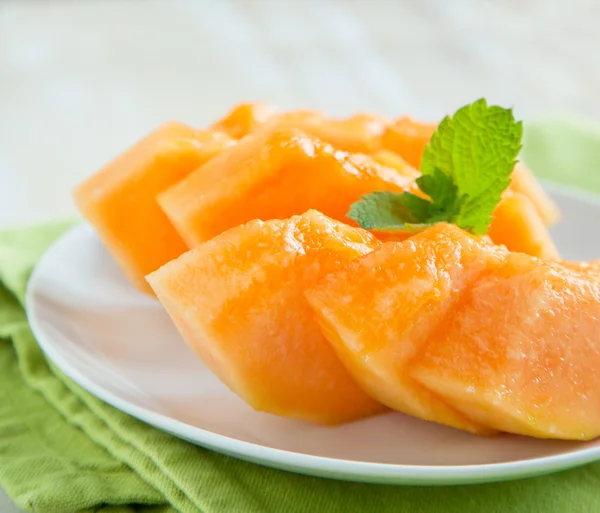 Slices of cantaloupe melon — Stock Photo, Image