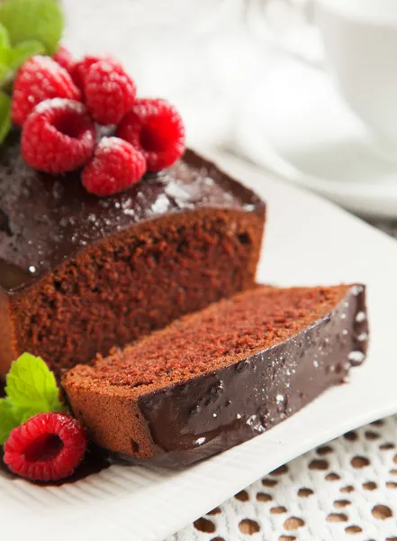 Κέικ σοκολάτας καρβέλι με πάγωμα σοκολάτας — Φωτογραφία Αρχείου