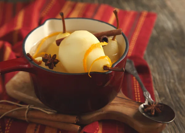 Poached pear with spices — Stock Photo, Image