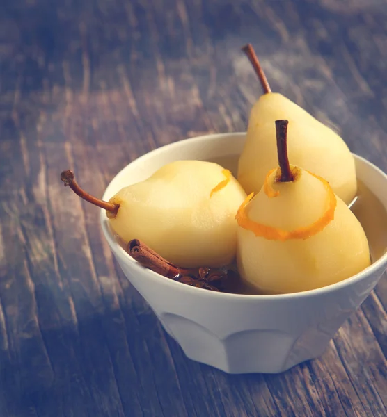Poached pear with spices — Stock Photo, Image