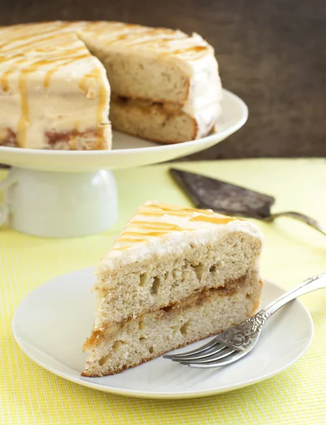 Banana cake with caramel — Stock Photo, Image