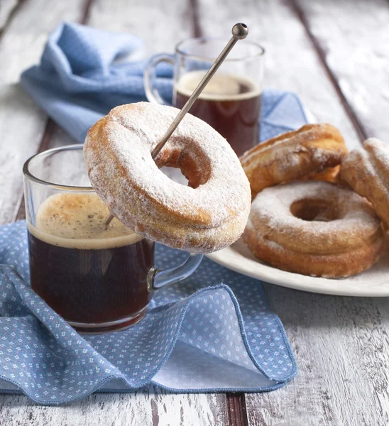 Taza de café y rosquillas —  Fotos de Stock