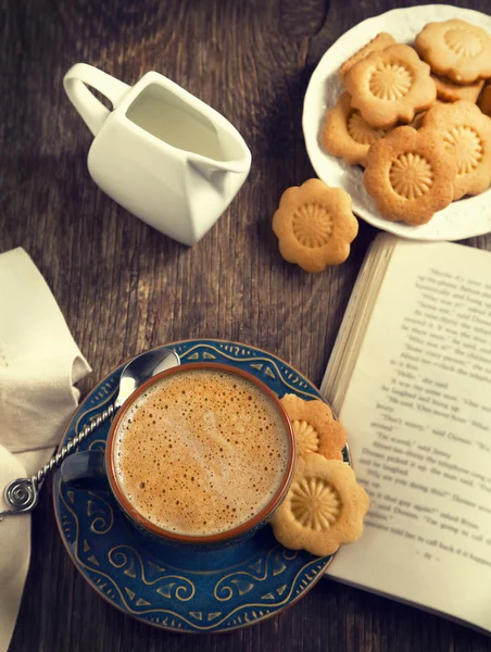 Kopje koffie en koekjes — Stockfoto