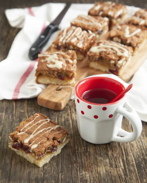 Mirtillo rosso, cioccolato bianco e quadrati di noci pecan — Foto Stock