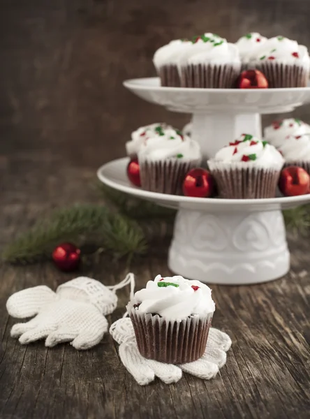 Christmas chocolate cupcakes with cream cheese frosting — Stock Photo, Image