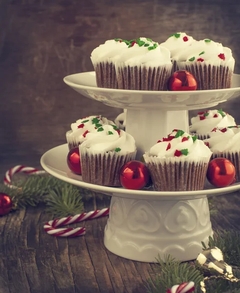 Christmas chocolate cupcakes with cream cheese frosting. — Stock Photo, Image