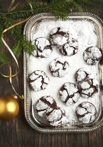 Chocolate Crinkles. Chocolate cookies in powdered sugar. — Stock Photo, Image