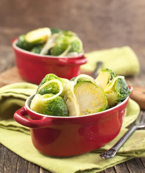 Fried Brussels Sprouts with Onions — Stock Photo, Image