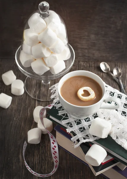 Φλιτζάνι ζεστή σοκολάτα και marshmallows — Φωτογραφία Αρχείου