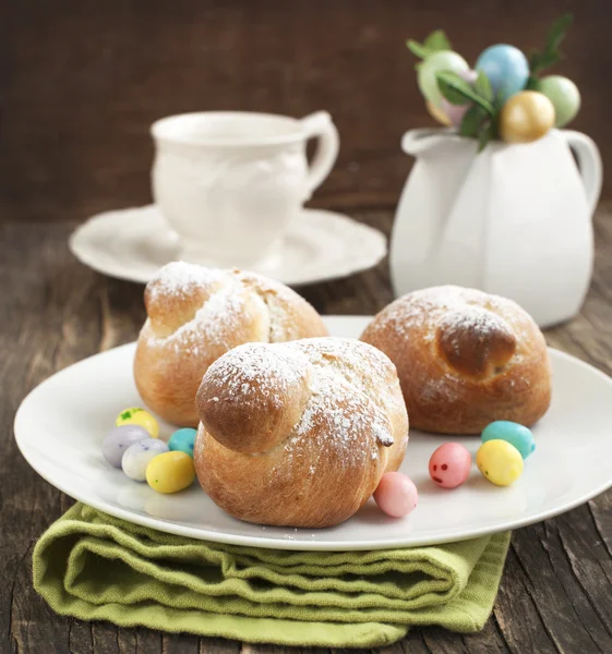 Traditional Easter bird bun — Stock Photo, Image
