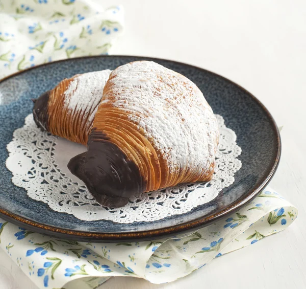 Sfogliatelle, Shell shaped Pastry , Traditional italian pastry — Stock Photo, Image