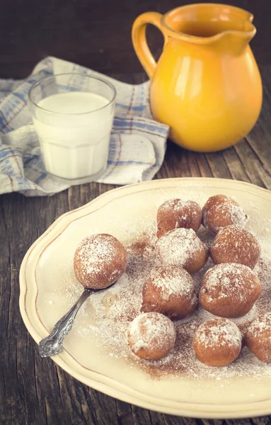 Socker och kanelfritters. Tonad bild — Stockfoto