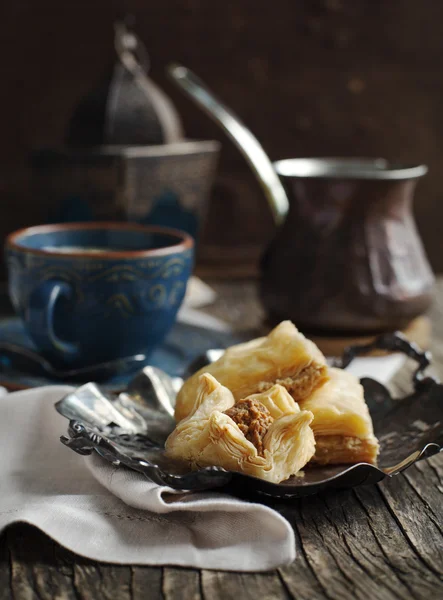 Baklava con miele e noci - dessert tradizionale turco — Foto Stock