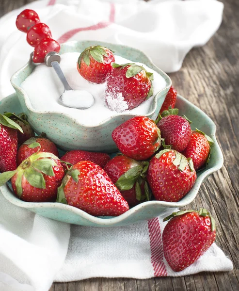 Fresh strawberries with sugar — Stock Photo, Image