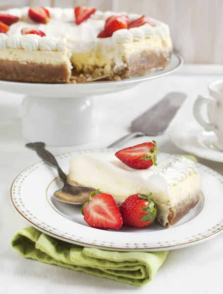 Cheesecake with strawberry — Stock Photo, Image