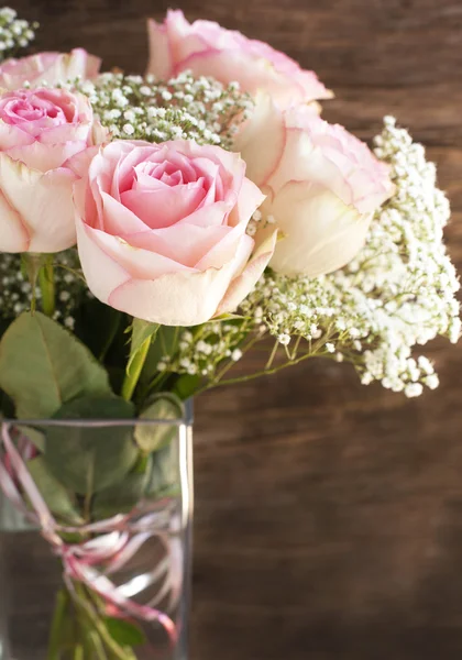 Boeket van roze rozen. ondiepe scherptediepte — Stockfoto