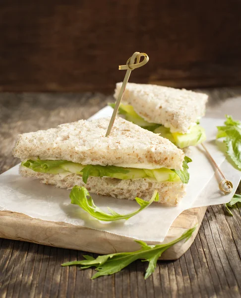 Sandwiches con pepino fresco — Foto de Stock