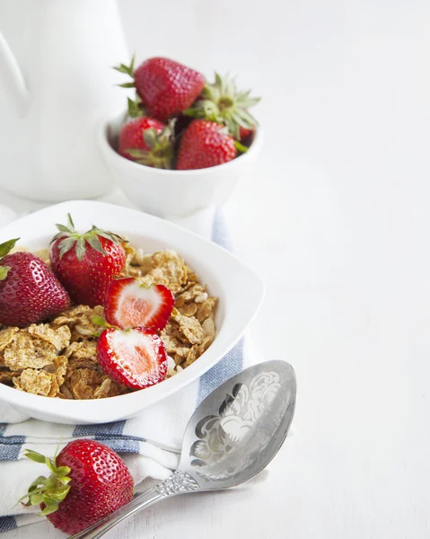 Healthy breakfast with cereal — Stock Photo, Image